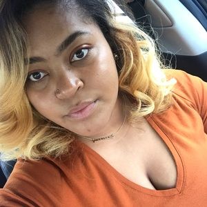 Meet your Posher, Shea